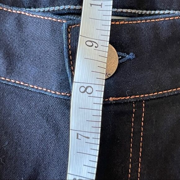 Banana Republic Curvy Bootcut Jeans in Dark Wash, Size 32 - Picture 12 of 13